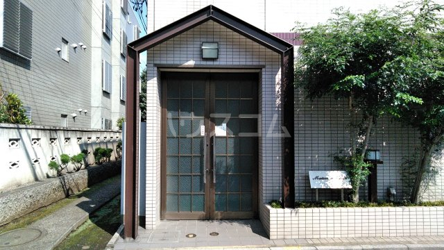 28/29 エントランス