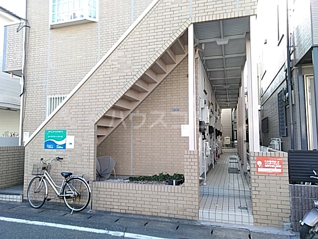 17/26 エントランス