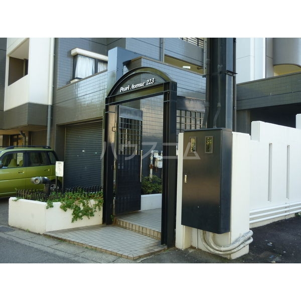 16/21 エントランス