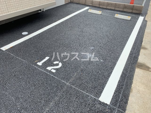 23/30 駐車場