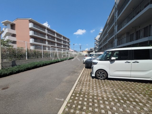 13/15 駐車場
