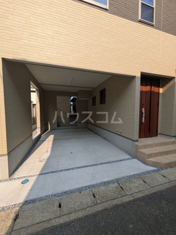 27/30 駐車場