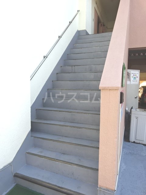 26/30 エントランス