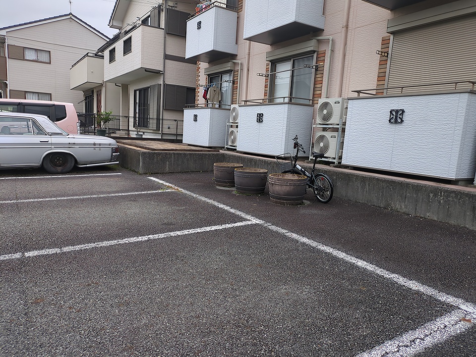 18/23 駐車場