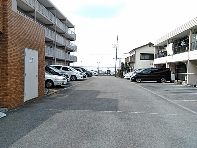 23/27 駐車場