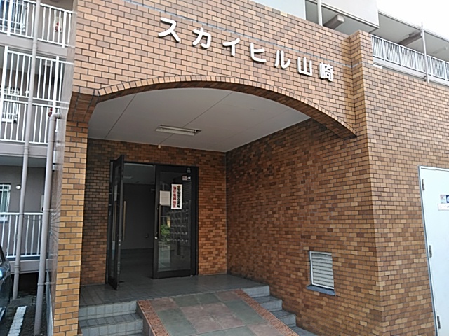22/27 エントランス