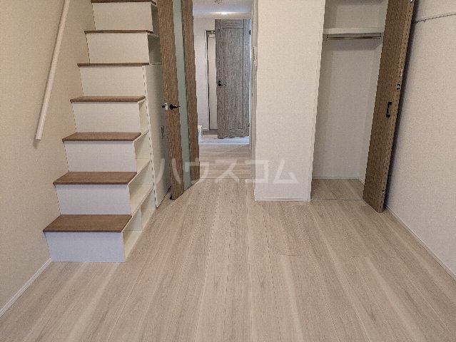 23/30 エントランス