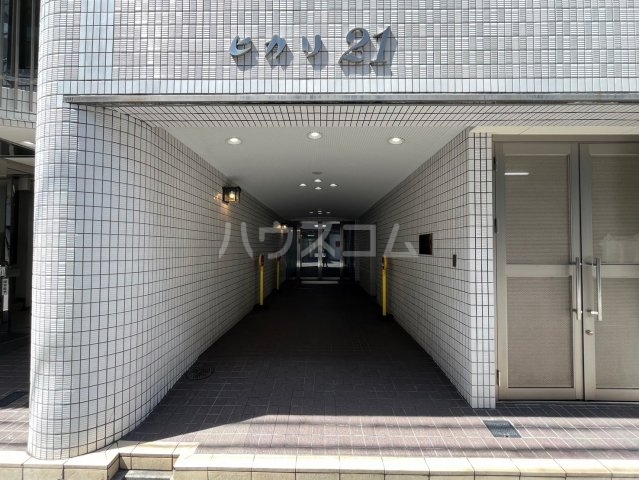 20/27 エントランス