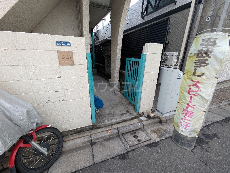16/25 エントランス