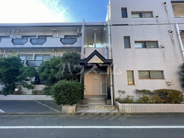 16/25 エントランス