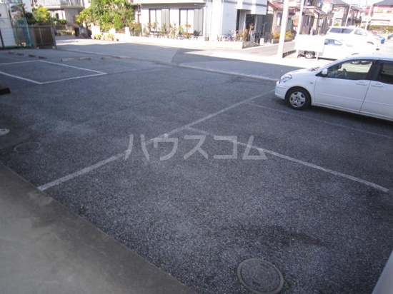 18/26 駐車場