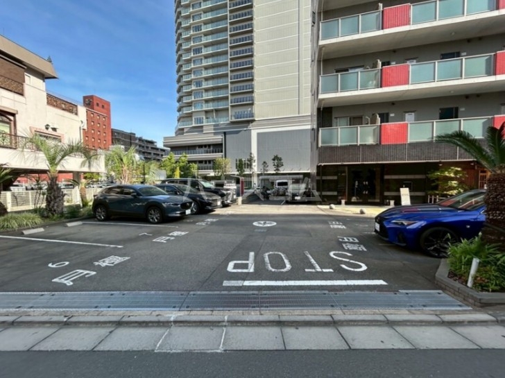 15/18 駐車場