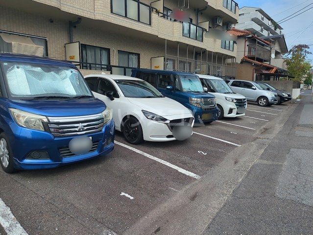 2/7 駐車場