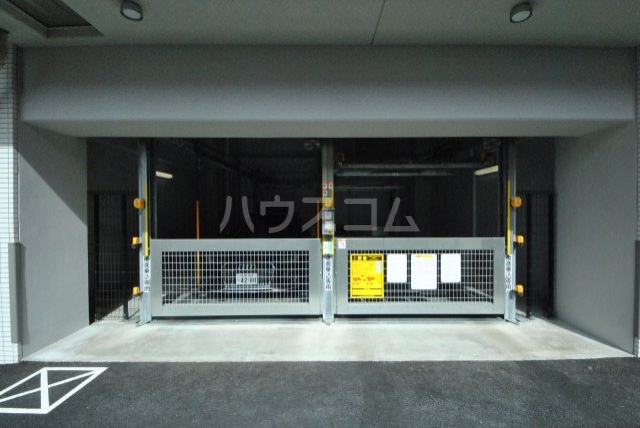 21/28 駐車場