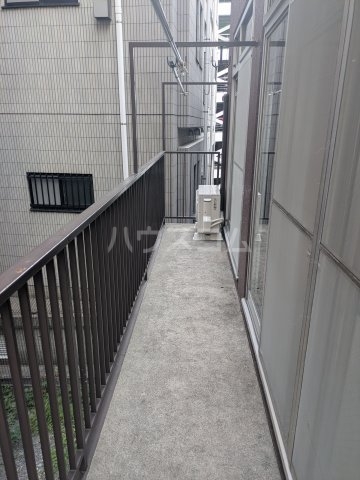 21/30 バルコニー