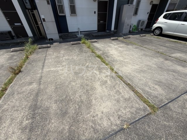 22/30 駐車場