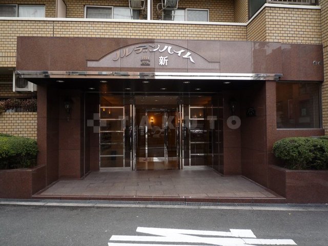 13/22 エントランス