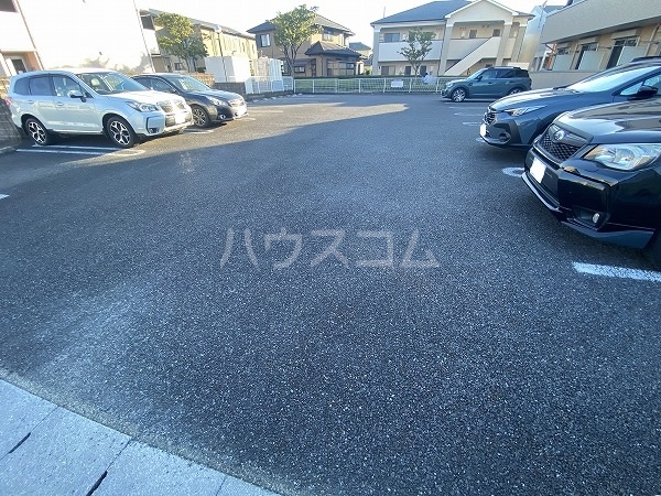 4/13 駐車場