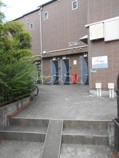 22/30 エントランス