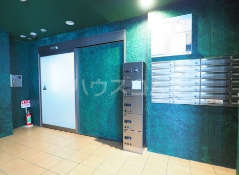 16/21 エントランス