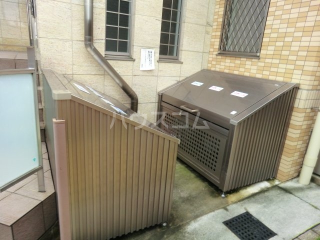 22/30 エントランス