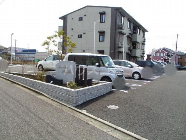 18/19 駐車場