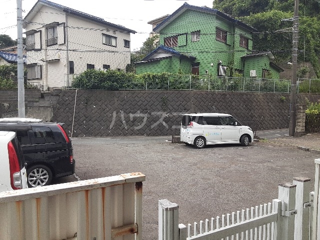 2/5 駐車場