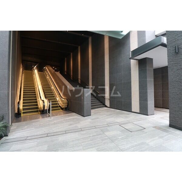 22/26 エントランス