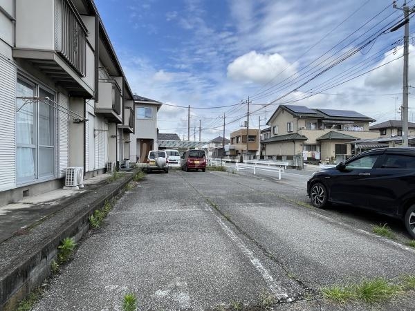 2/2 駐車場
