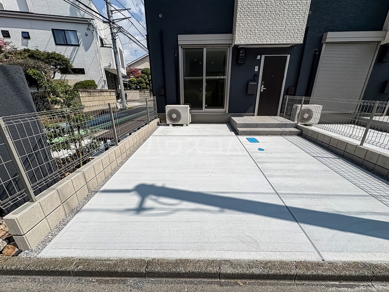 23/30 駐車場