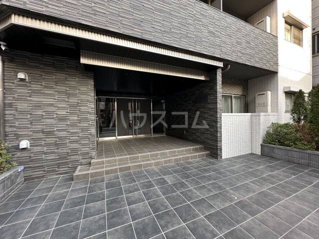 15/15 エントランス