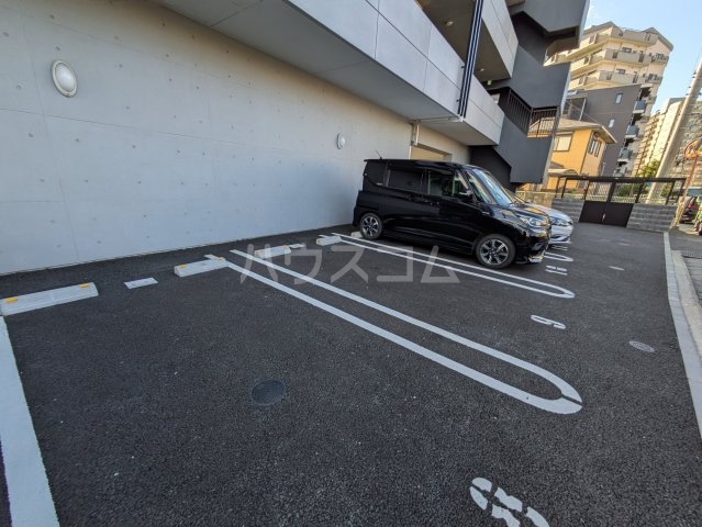 2/5 駐車場