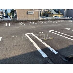 13/18 駐車場