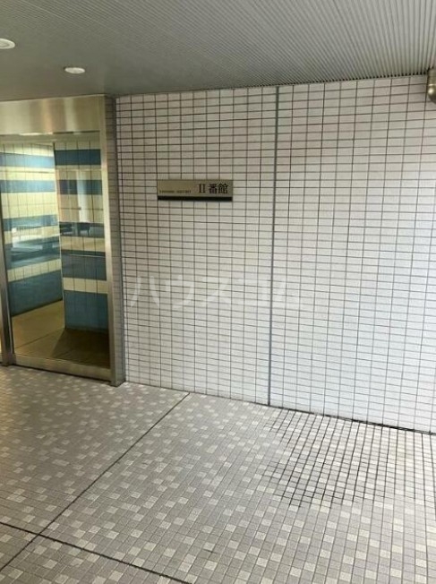 16/18 エントランス