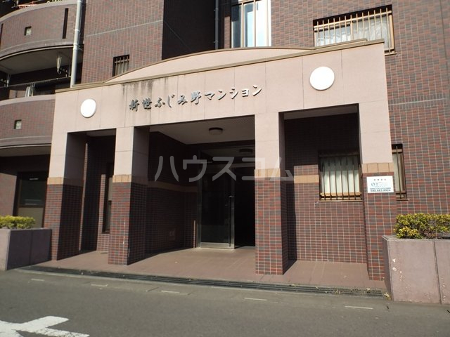 24/30 エントランス