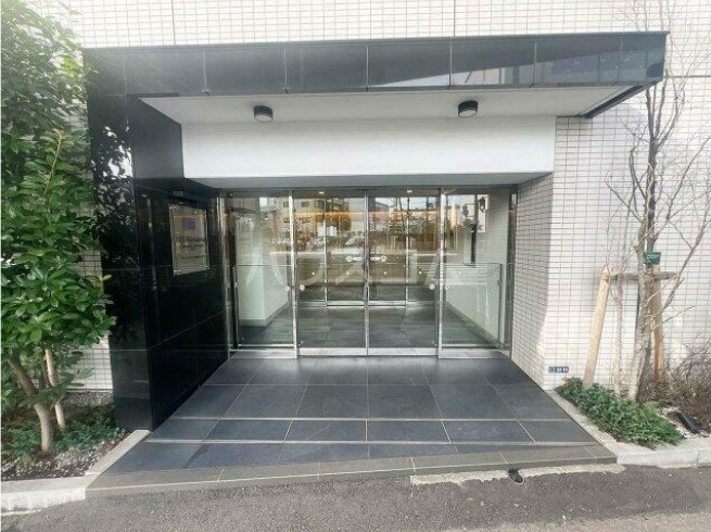 16/17 エントランス