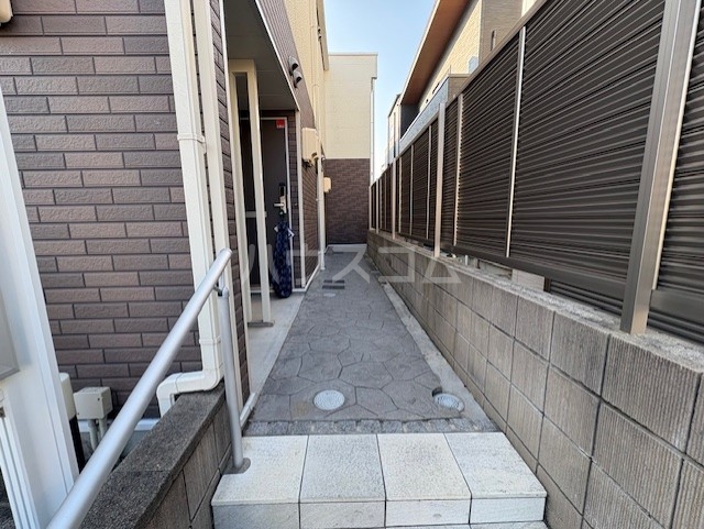 2/2 エントランス