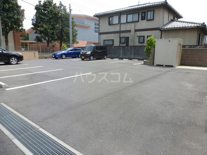 27/30 駐車場