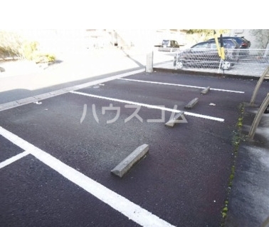2/5 駐車場