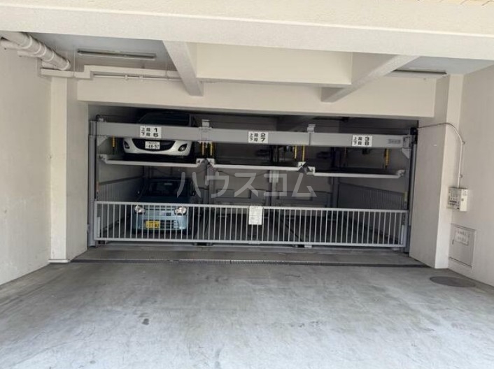 13/20 駐車場