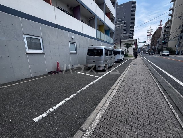 28/30 駐車場
