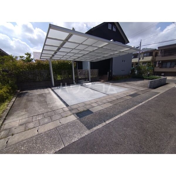 2/6 駐車場
