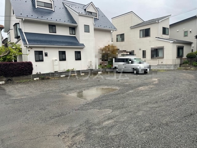 27/30 駐車場