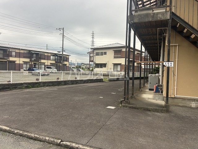 25/30 駐車場