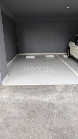 22/30 駐車場