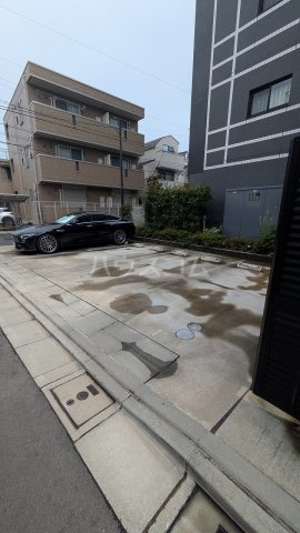20/29 駐車場