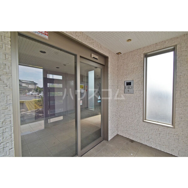 20/26 エントランス