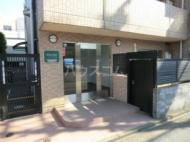 18/26 エントランス