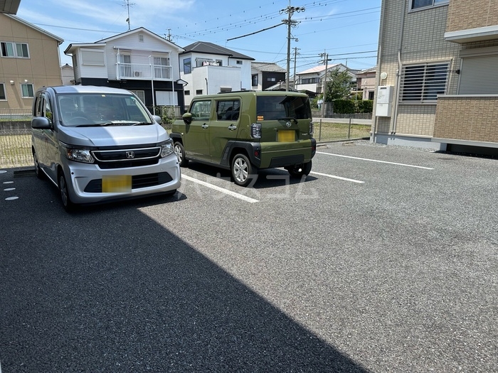 22/28 駐車場