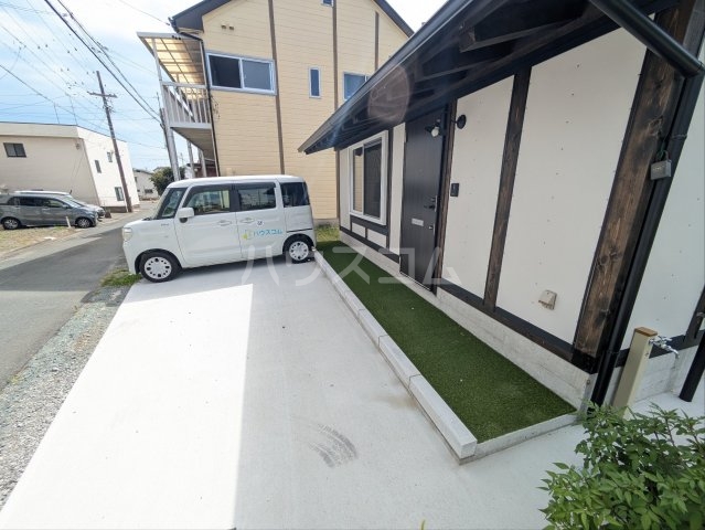 2/2 駐車場